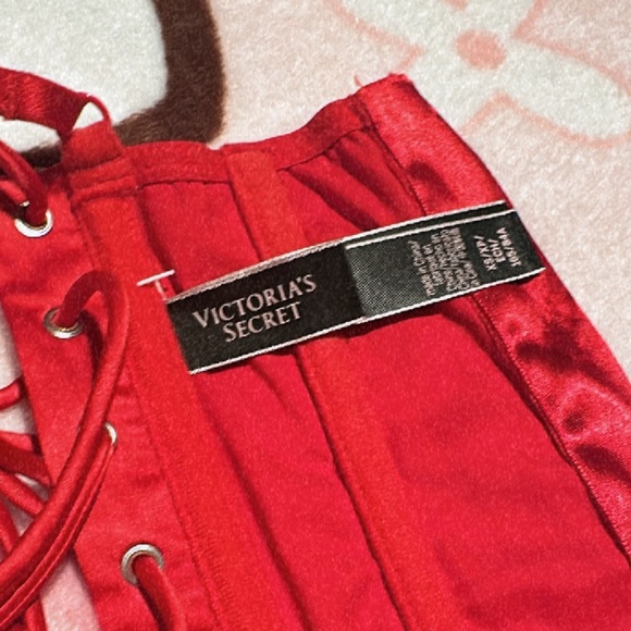 ⚠️Very Sexxxy Corset💋💋Victoria's Secret Never Worn! - Picture 3 of 5